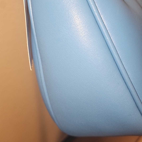 Coach NWT silver, bright blue, soft cloud feel, metallic + guitar strap - Picture 9 of 14